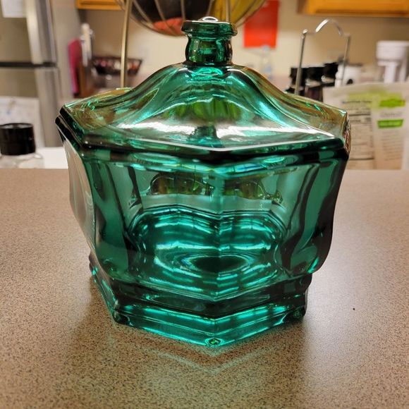 Indiana Green glass candy dish with lid - Picture 2 of 8